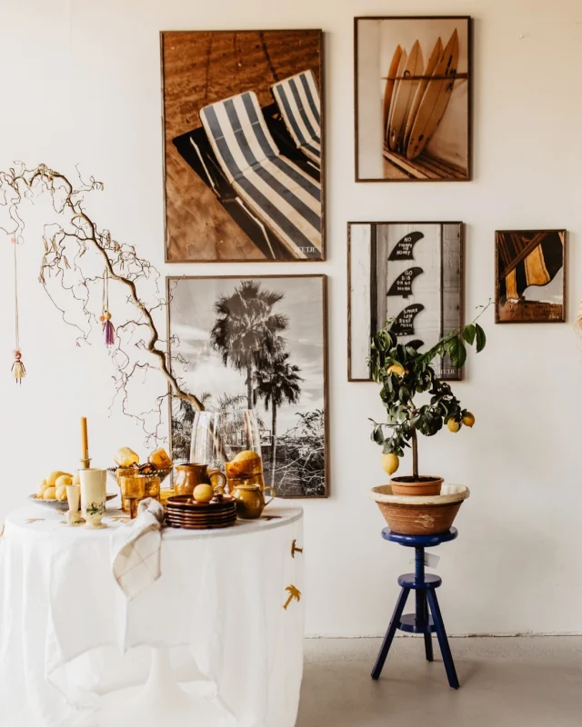 • FIJNE PASEN •
Fijne Pasen lieverds! Even dit gezellige paashoekje bij @markt_epe waar de nieuwste prints van Beetje al aan de muur shinen! Heerlijk toch! Laat die zomer maar komen. Komende week zijn de nieuwste prints niet alleen in de winkels maar ook hier online in de shop te vinden! •
•
•
•
•
•
•
•
#easter #pasen  #marokko #workmode #marrakech #inspiration #styling #photography #owncollection #beetje
